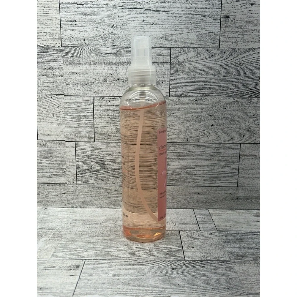 Bath & Body Works Pleasures Plumeria Body‎ Splash 8 oz Retired Discontinued